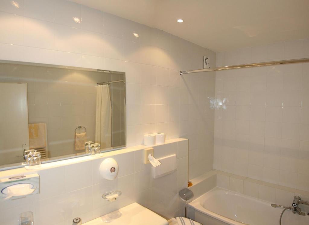 Hotel Am Hang Soprabolzano Oda fotoğraf